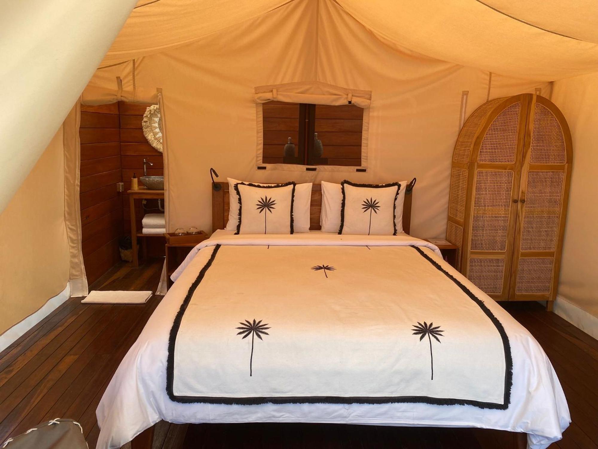 Bali Cliff Glamping Seraya Exterior foto